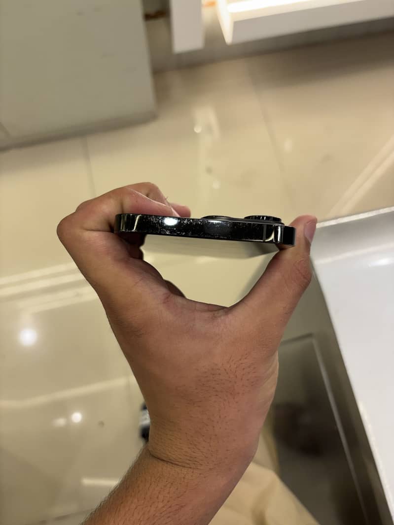 iPhone 14 Pro Max 2
