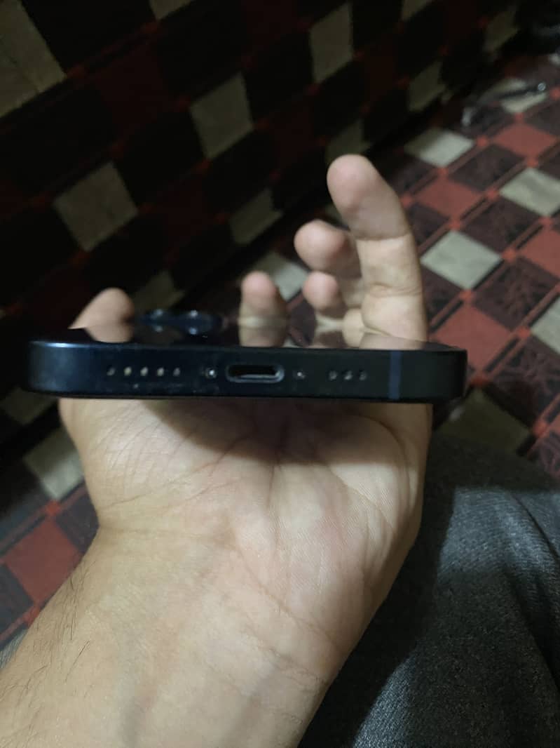 Apple iPhone 14 4