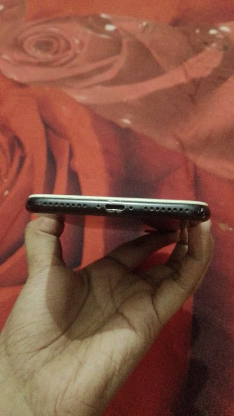 Apple iPhone 7 Plus 1