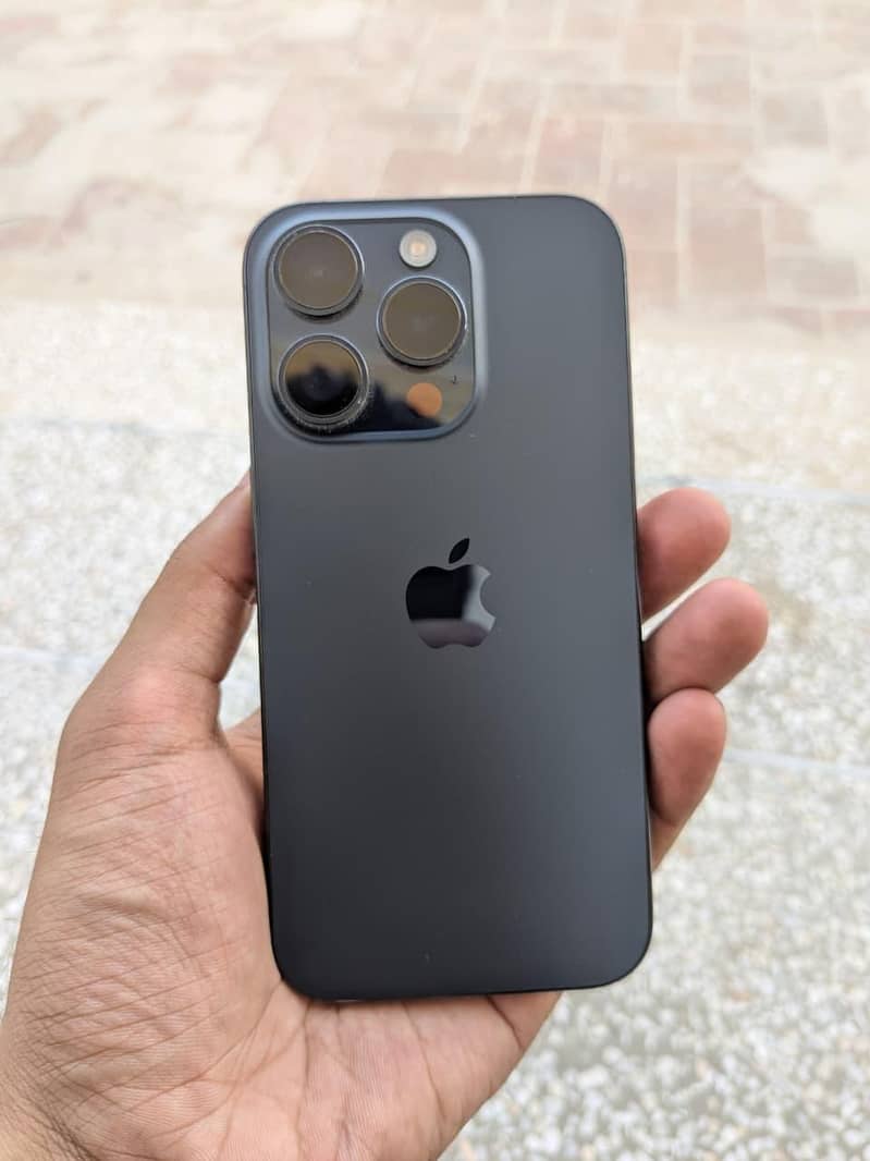 Apple iPhone 15 Pro 0