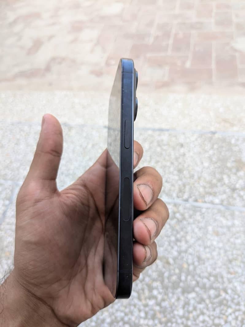 Apple iPhone 15 Pro 1