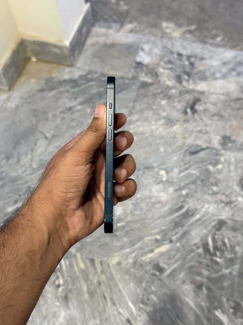 Apple iPhone 13 3