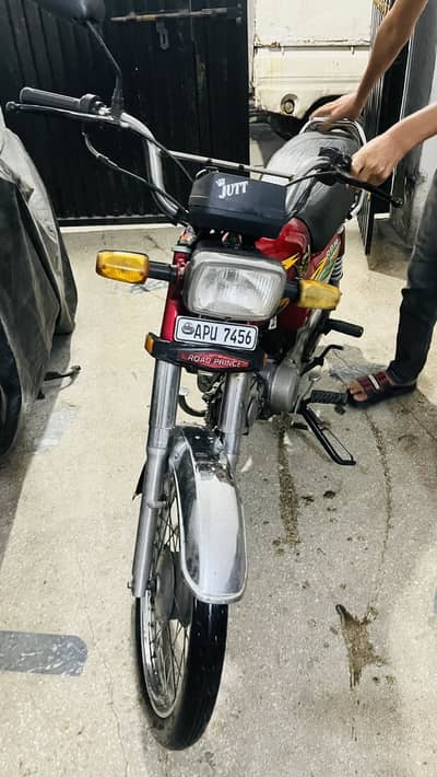 Road Prince Bike 70cc for urgent sale