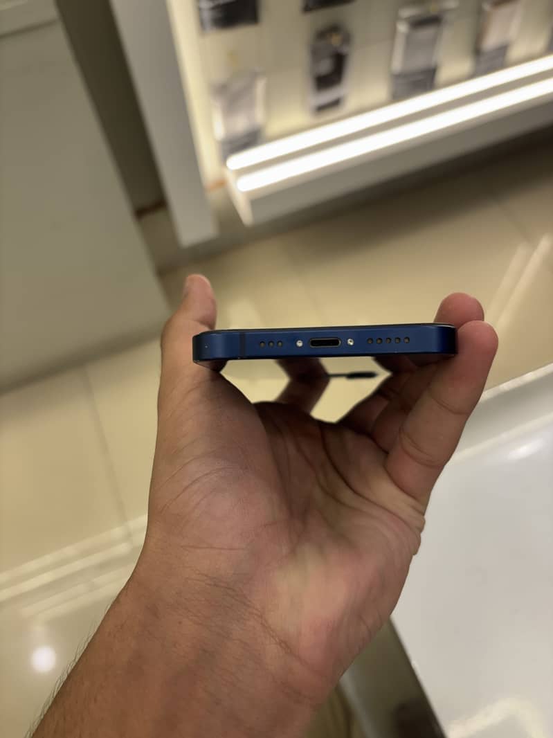 Apple iPhone 12 3