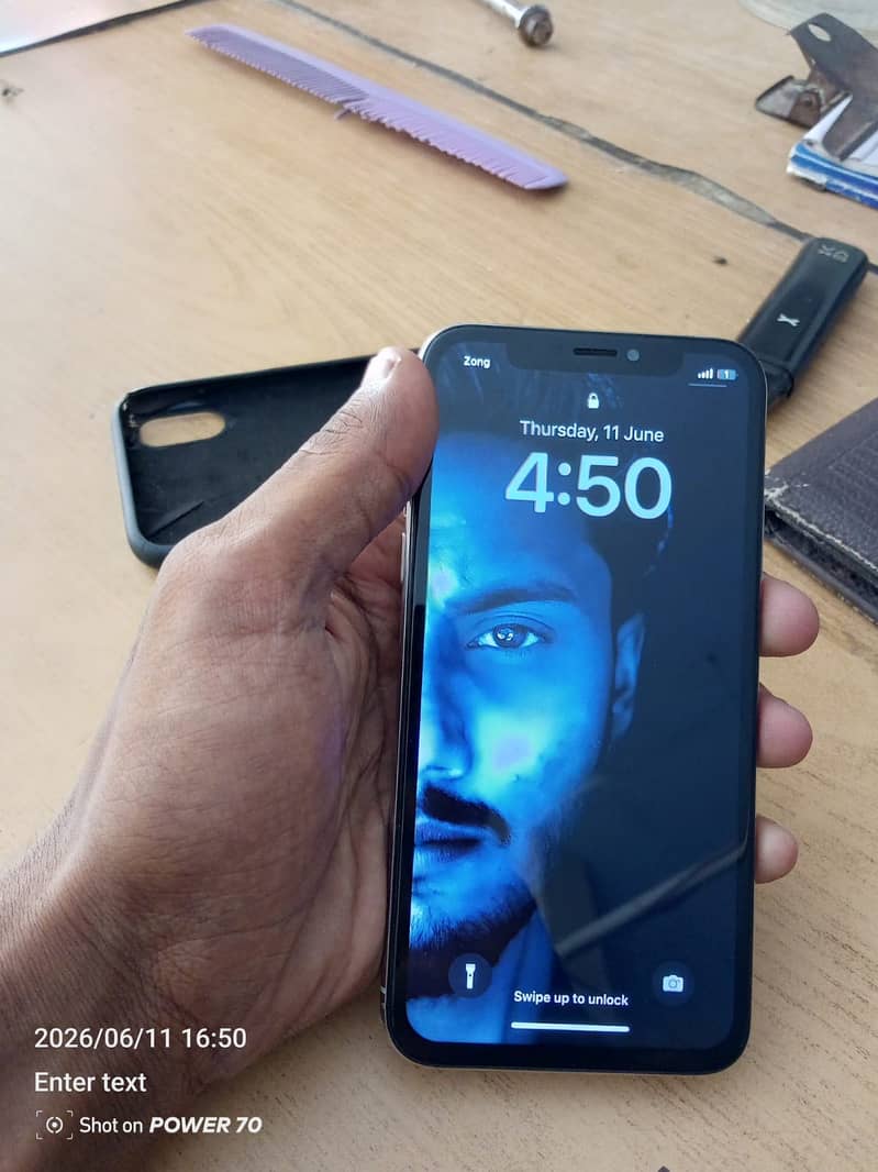 iPhone X 4/64 9