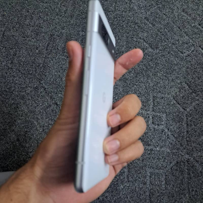 Google Pixel 7a 2