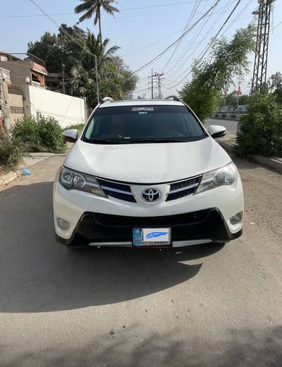 TOYOTA RAV4 2014 - Pearl White | Left Hand Drive | First Owner