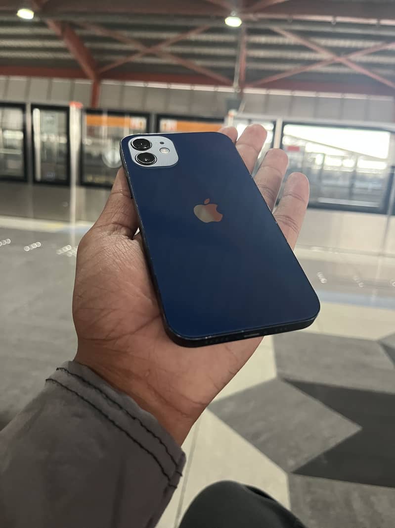 Apple iPhone 12 2
