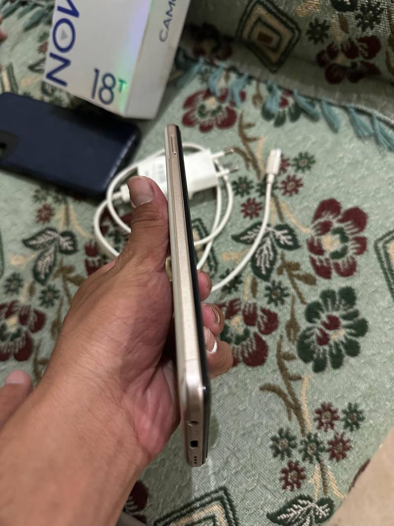 Tecno Camon 18T 3