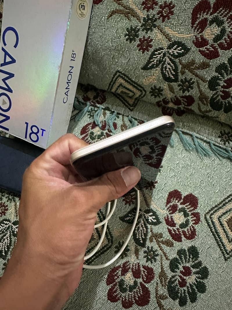 Tecno Camon 18T 4