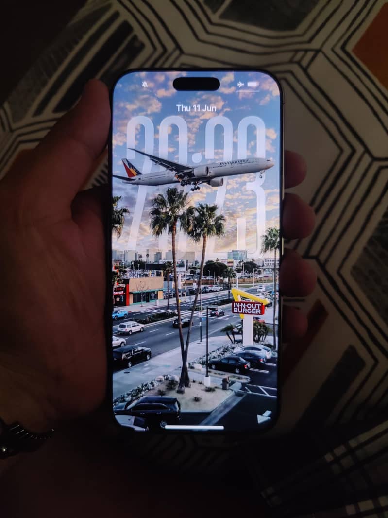 Apple iPhone 16 Pro Max 0