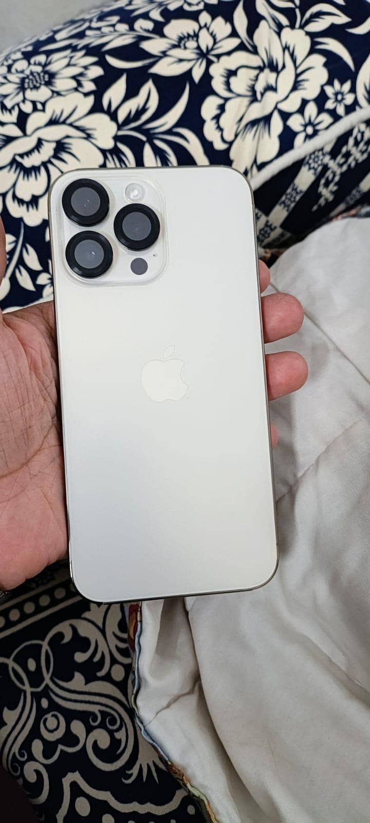 Apple iPhone 14 Pro Max 3