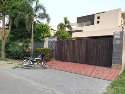 Basement 1 Kanal Modern Design House For Rent In DHA Phase 3 Block-XX Lahore.