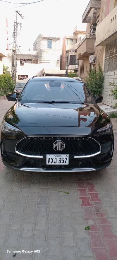 MG HS 2025