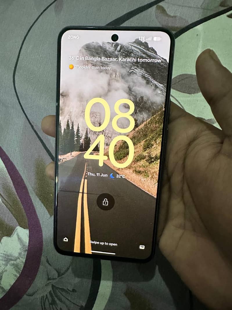 Google Pixel 8 4
