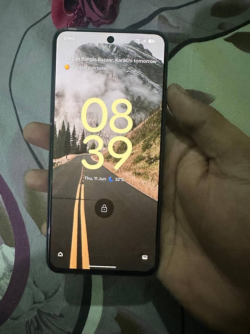 Google Pixel 8 5