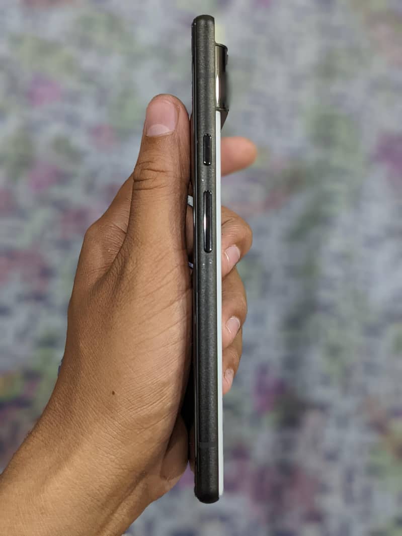 Google Pixel 6 4