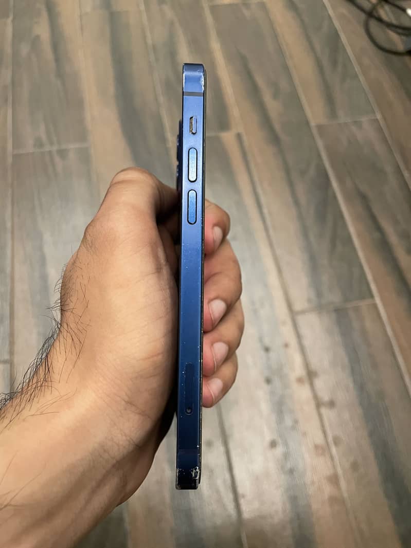 Iphone 12 4