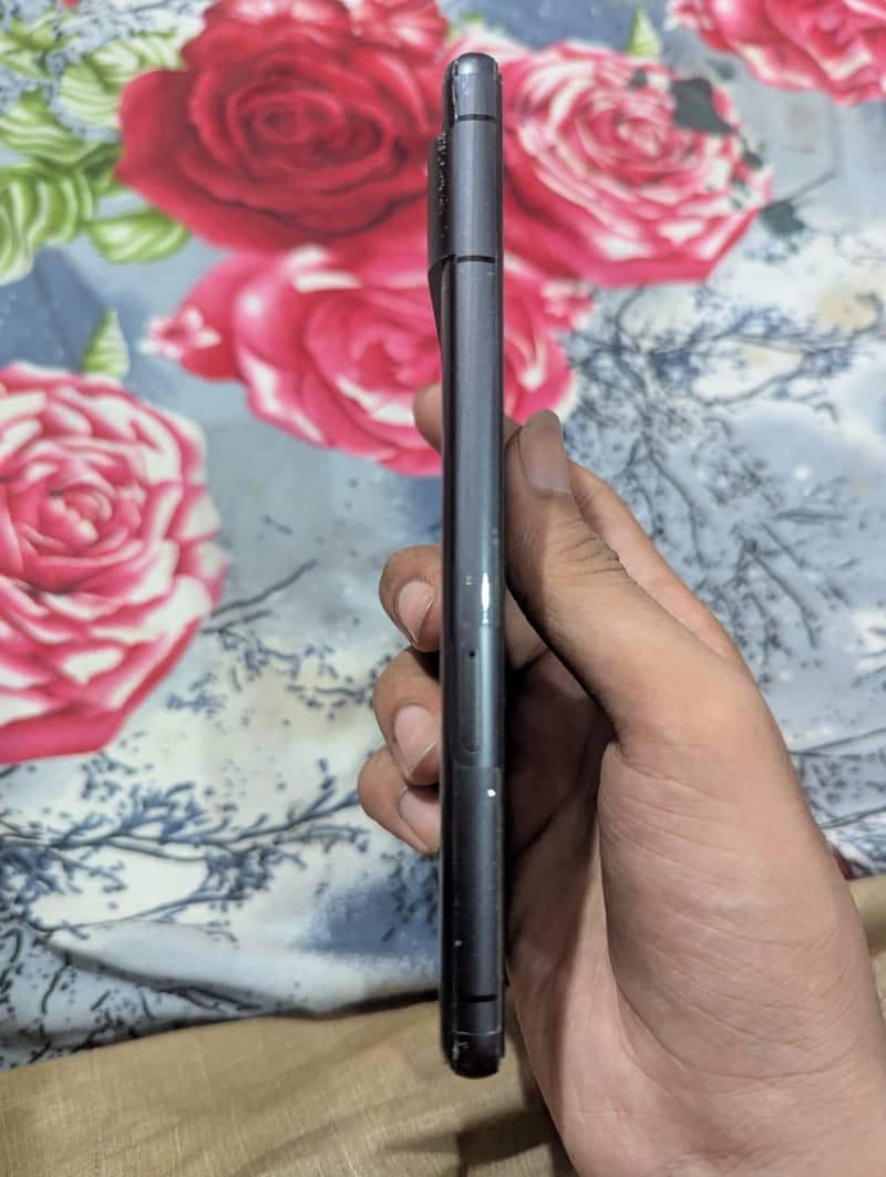 Google Pixel 7 4