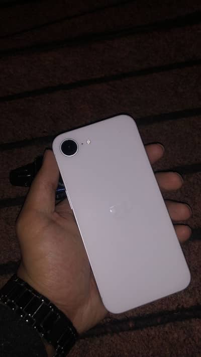 Apple iPhone 16e