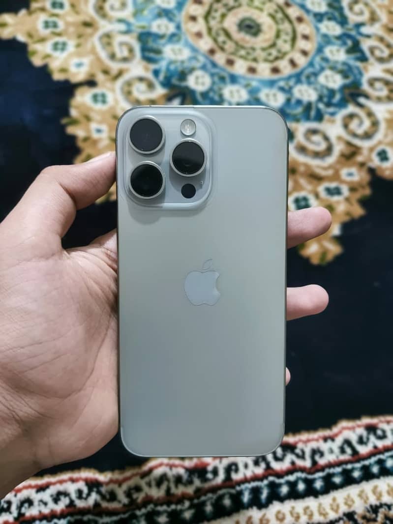 iPhone 15 Pro Max 0