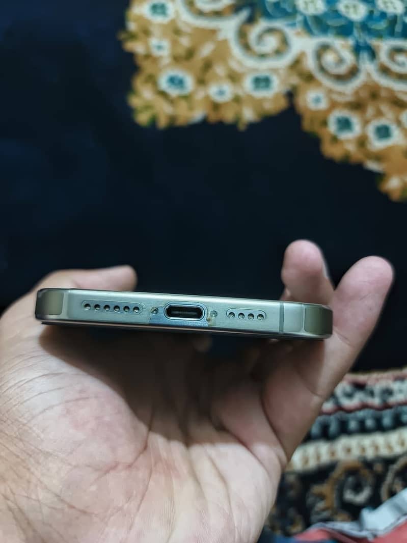 iPhone 15 Pro Max 7