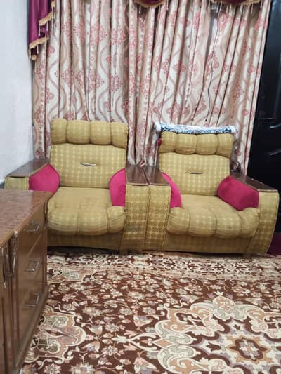 bast sofa set ha hum ni chayar line ha is Liya bacni  0312 6228525ha