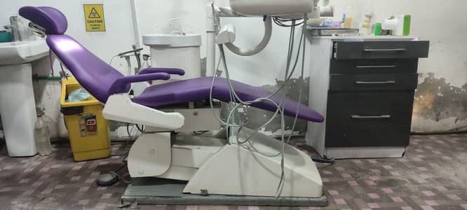 Dental unit is for sale