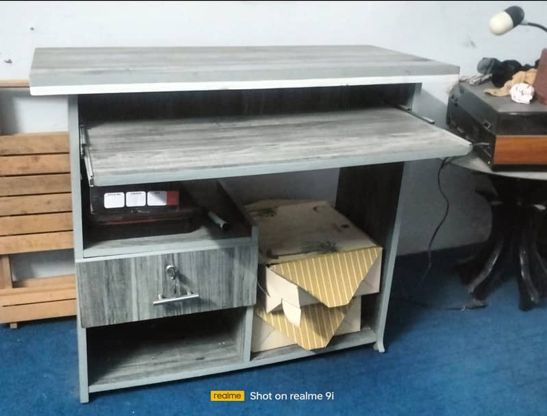 Computer table 1