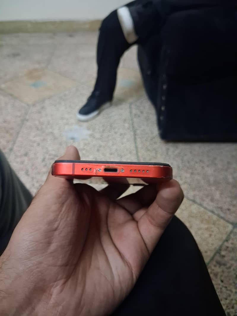 Apple iPhone 12 4