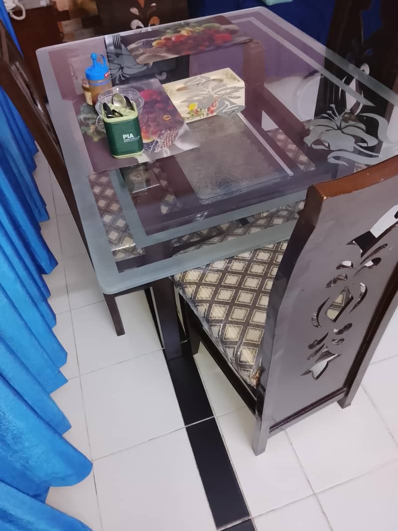 4 seater dining table 1