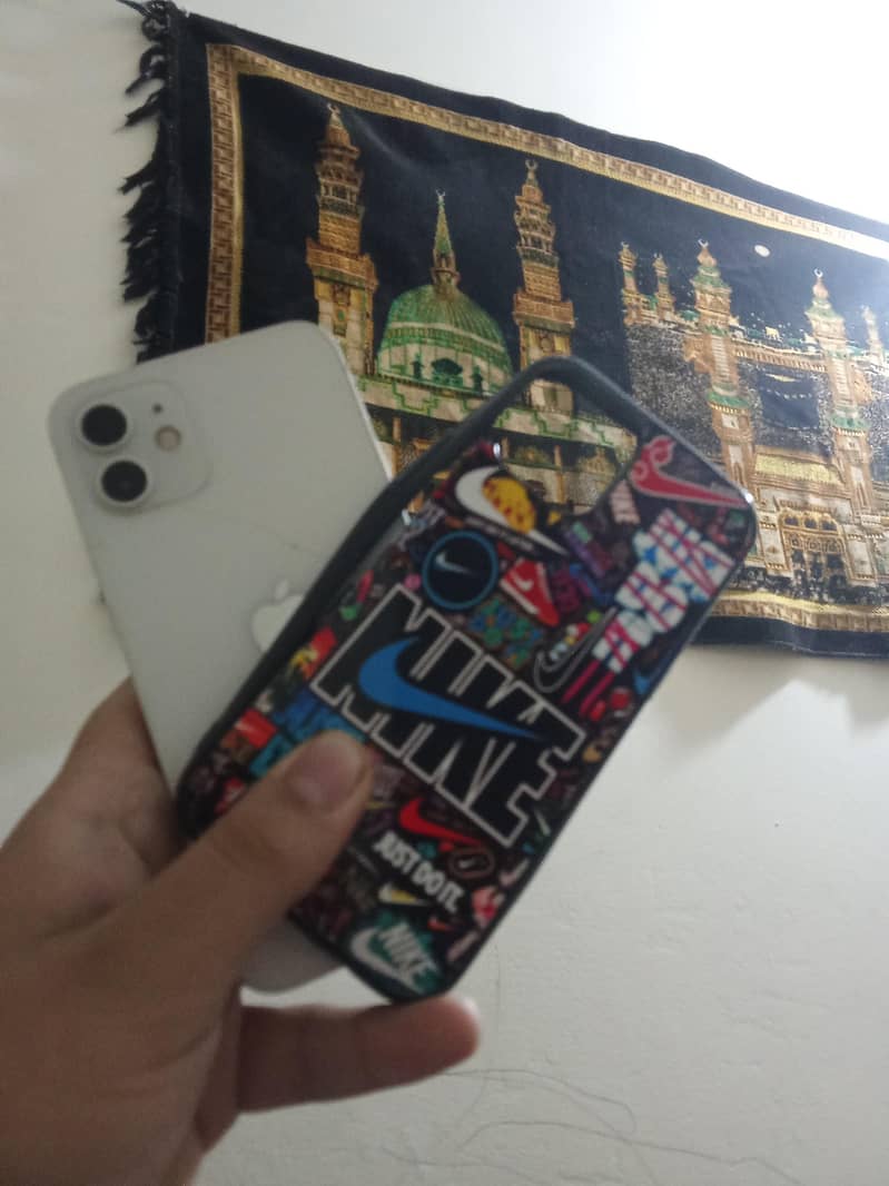 Apple iPhone 12 1