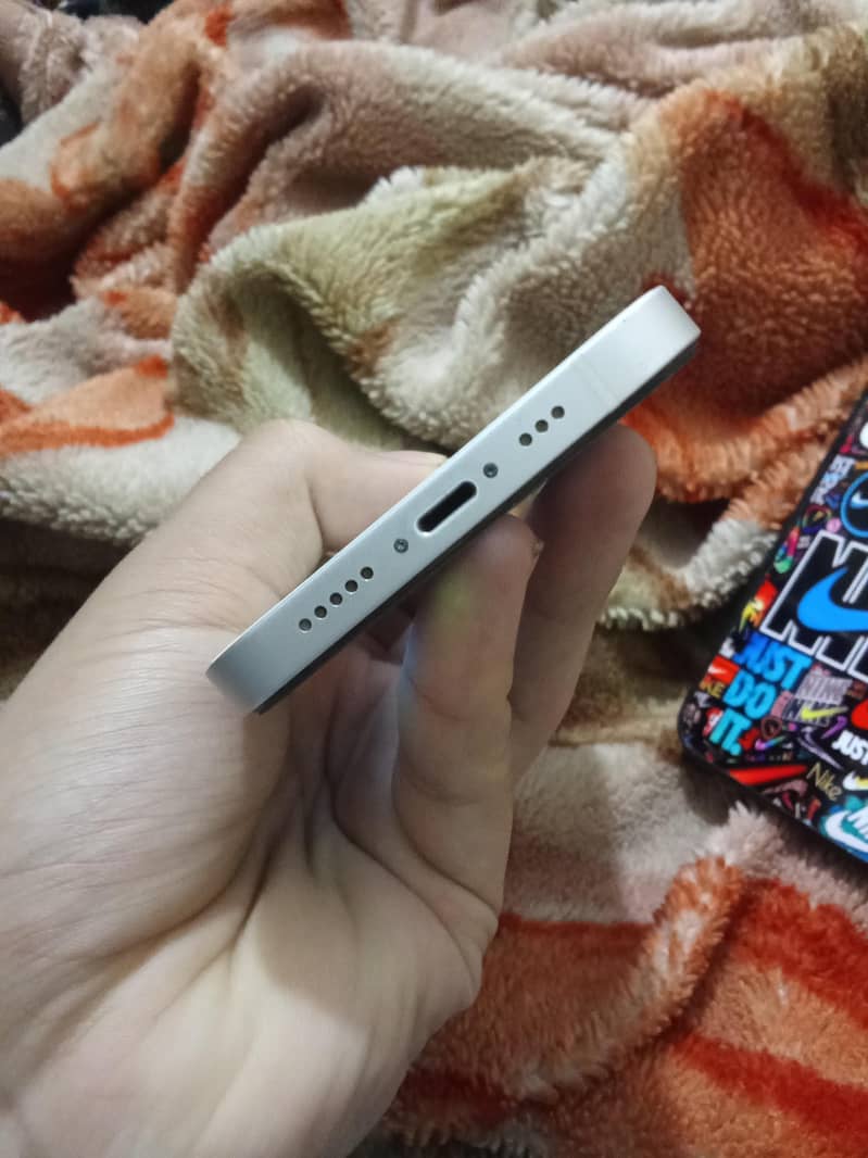 Apple iPhone 12 5