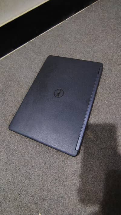 Dell Latitude E7250 | Core i5 - 5th Generation | Urgent Sale