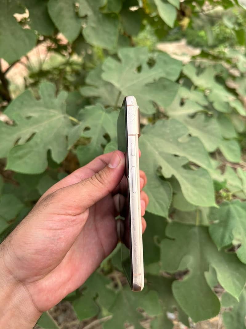 Google Pixel 8 2