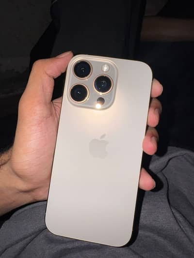 Apple iPhone 16 Pro jv