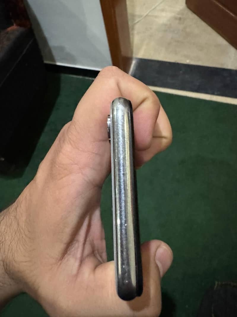 Apple iPhone X 3
