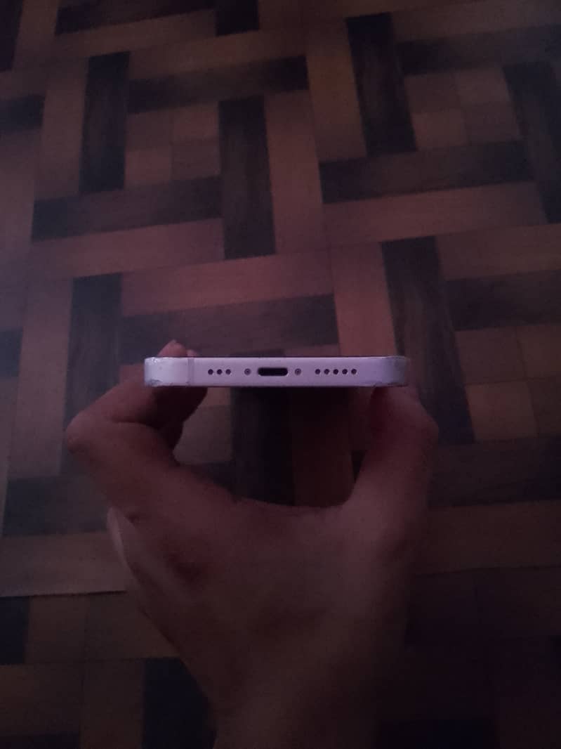 Apple iPhone 13 2
