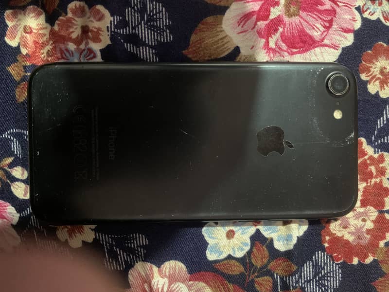 Apple iPhone 7 3