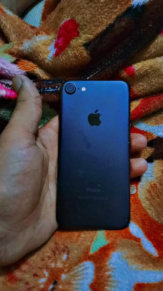 Apple iPhone 7 1