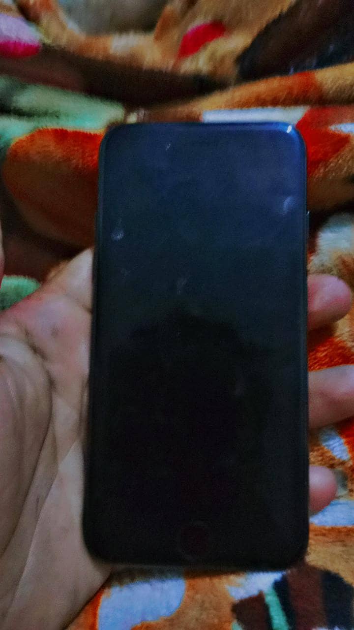 Apple iPhone 7 3