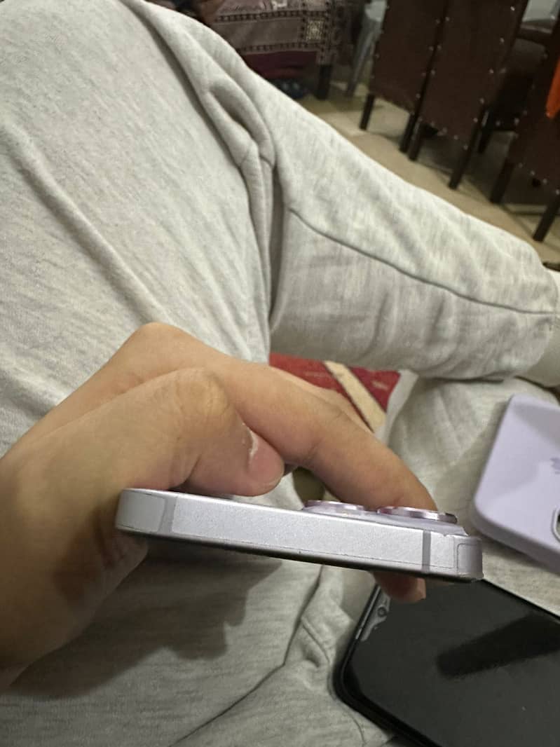 Apple iPhone 14 3