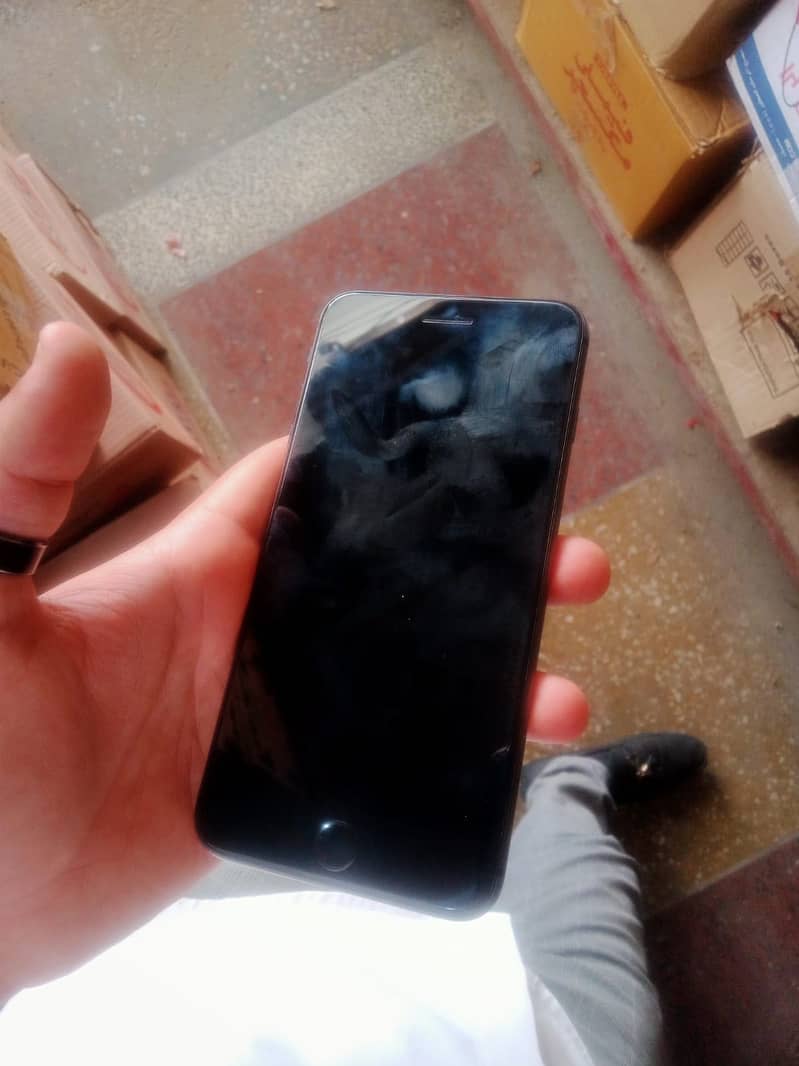 Apple iPhone 8 Plus 1