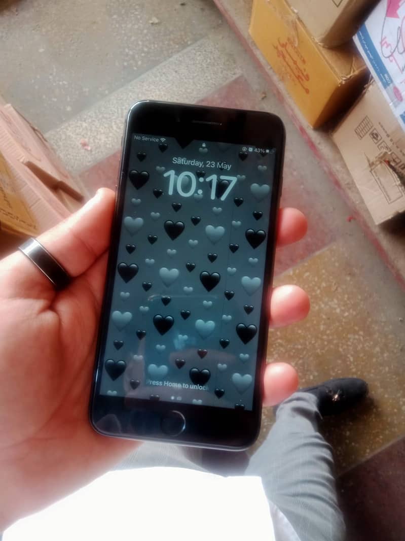 Apple iPhone 8 Plus 7