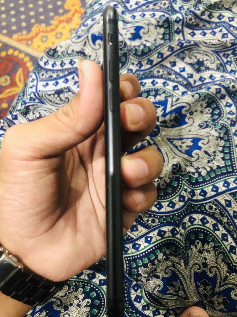 Apple iPhone 7 1