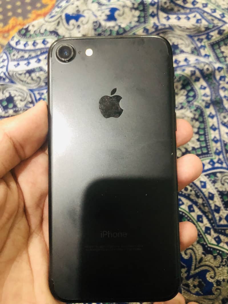 Apple iPhone 7 2