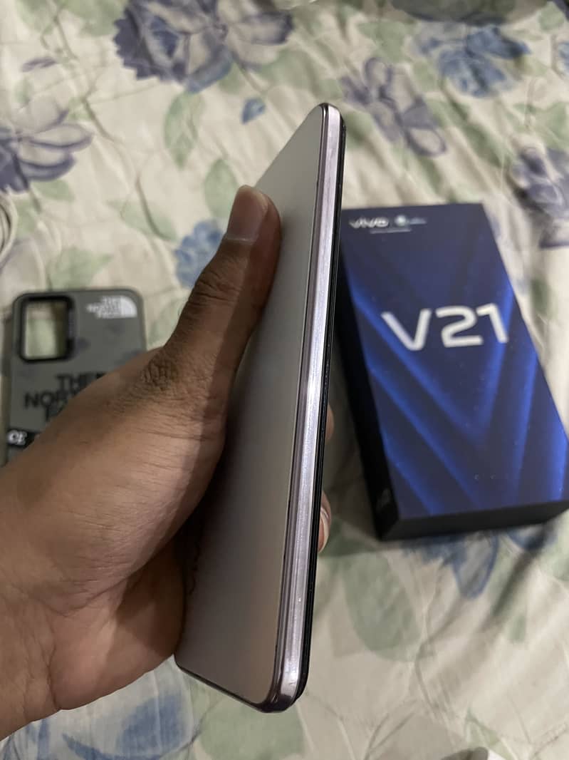 Vivo V21 exchange/sale 3