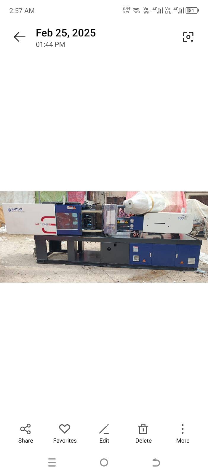 injection moulding machine 13