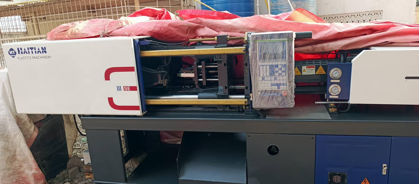 injection moulding machine 15