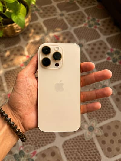 Apple iPhone 16 Pro